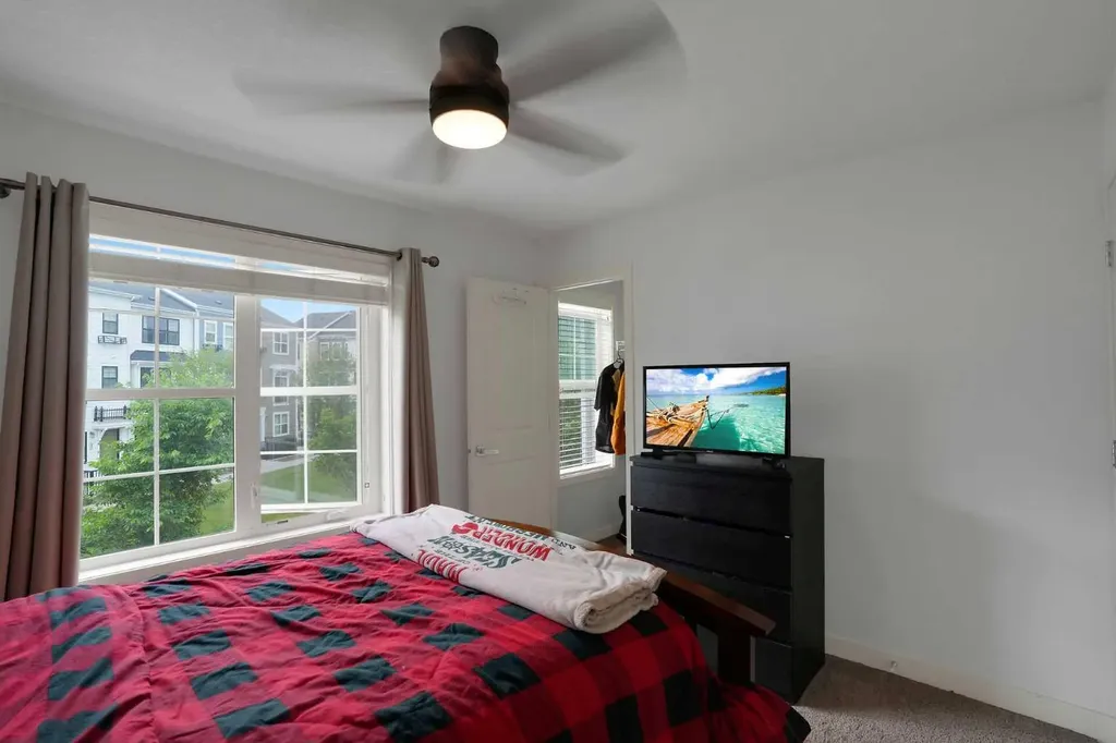 575 Sherwood Boulevard NW Calgary AB T3R 0X1