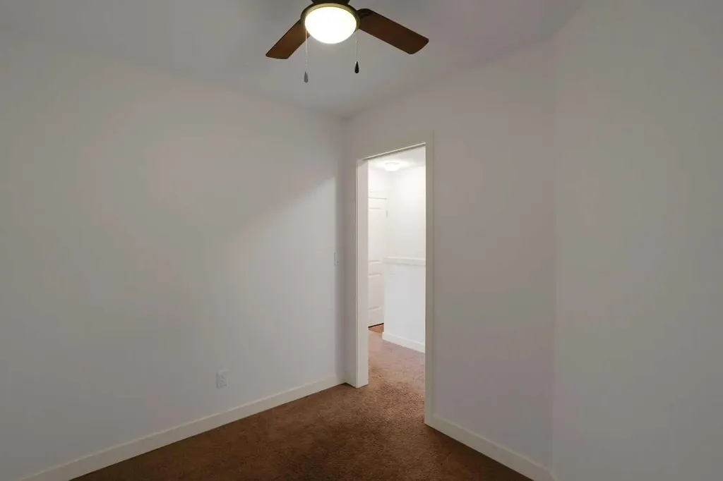 575 Sherwood Boulevard NW Calgary AB T3R 0X1