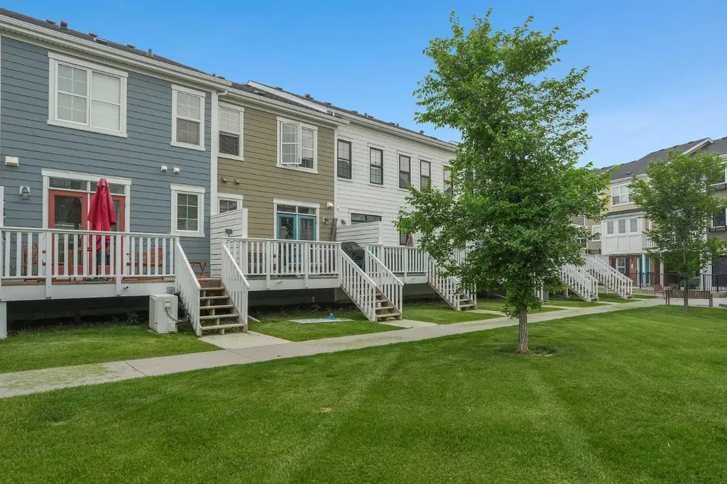 575 Sherwood Boulevard NW Calgary AB T3R 0X1