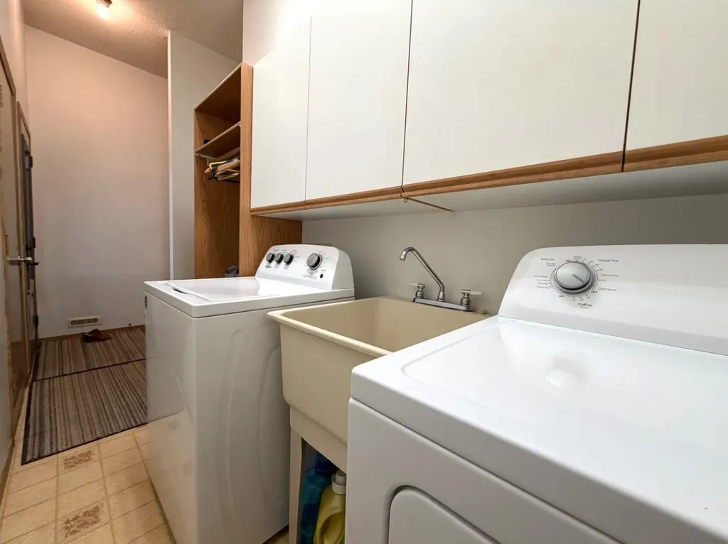 530 20 Street Wainwright AB T9W 1H8