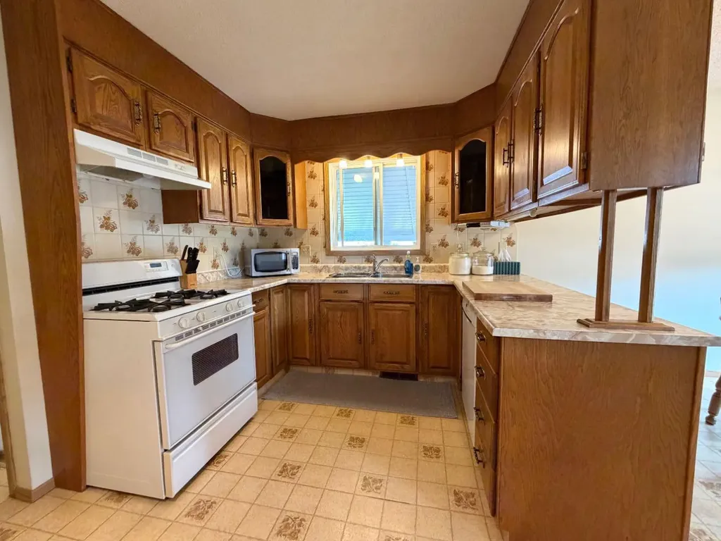 530 20 Street Wainwright AB T9W 1H8