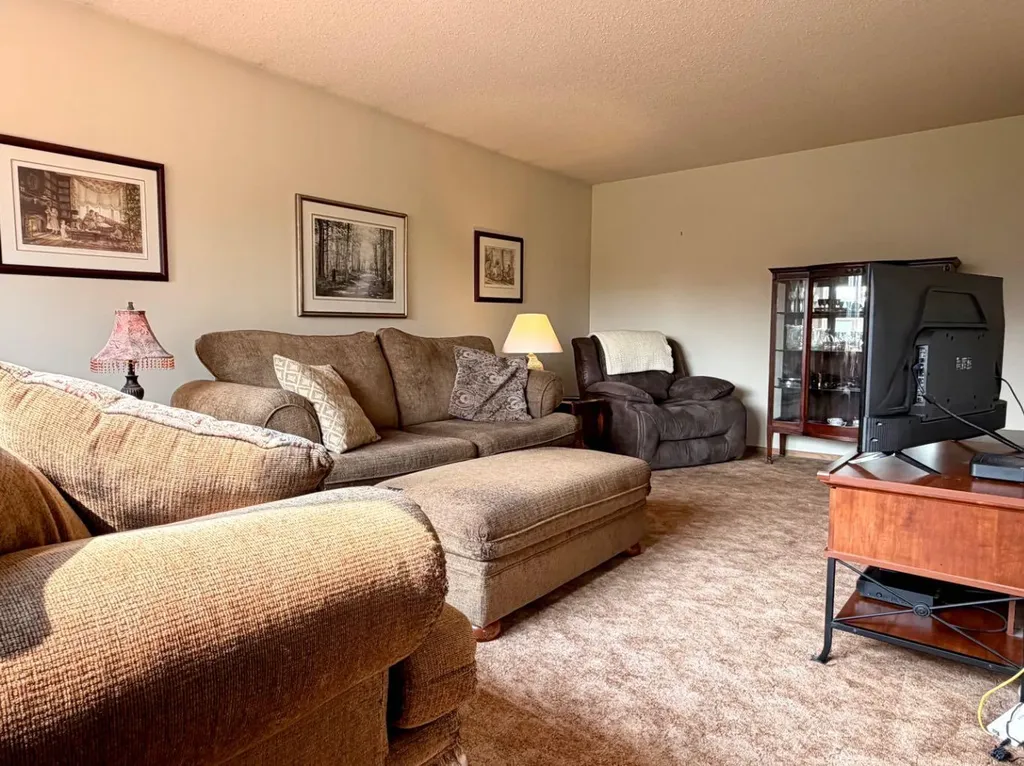 530 20 Street Wainwright AB T9W 1H8
