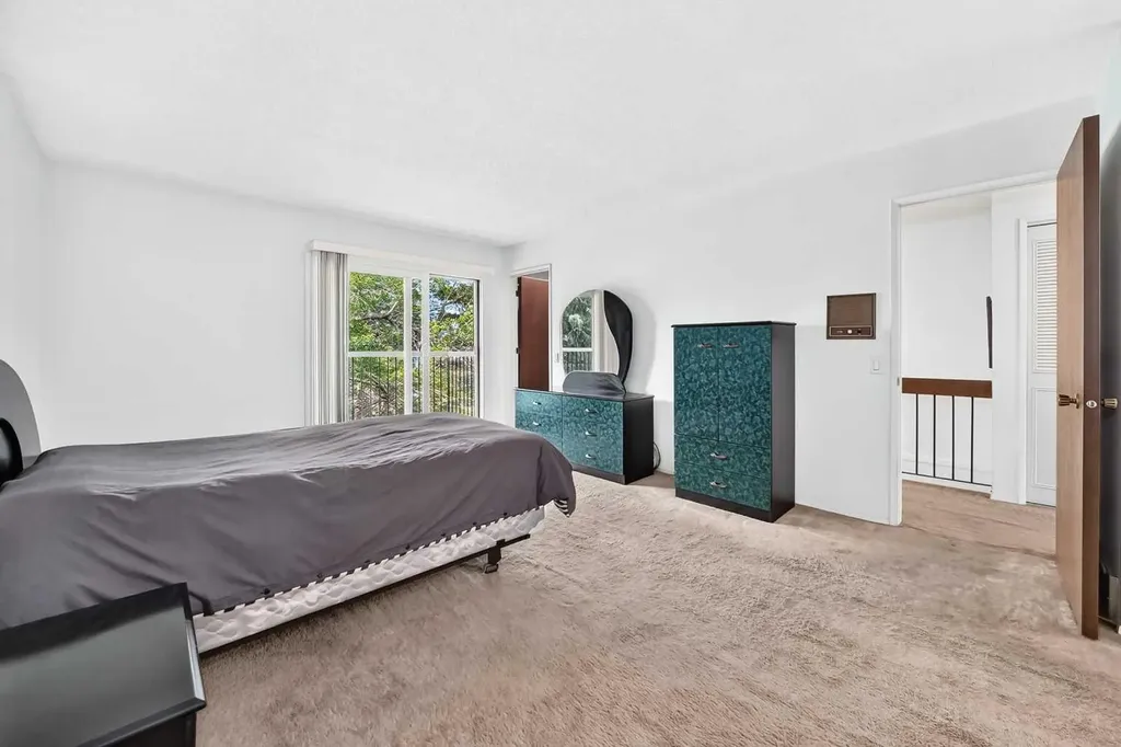 3240 66 Avenue SW Calgary AB T3E 6M5