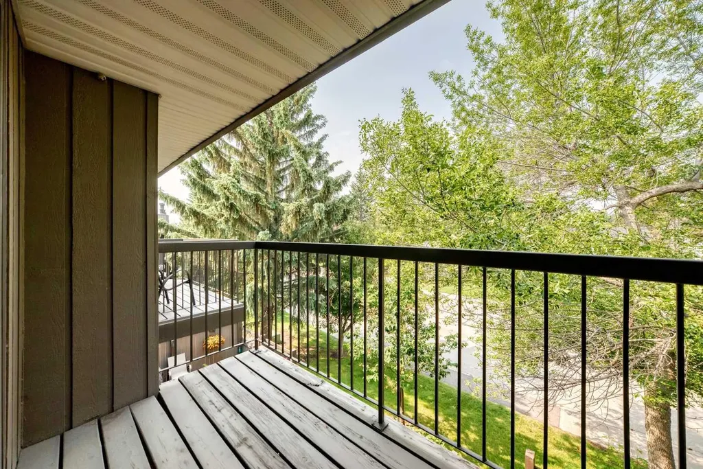 3240 66 Avenue SW Calgary AB T3E 6M5