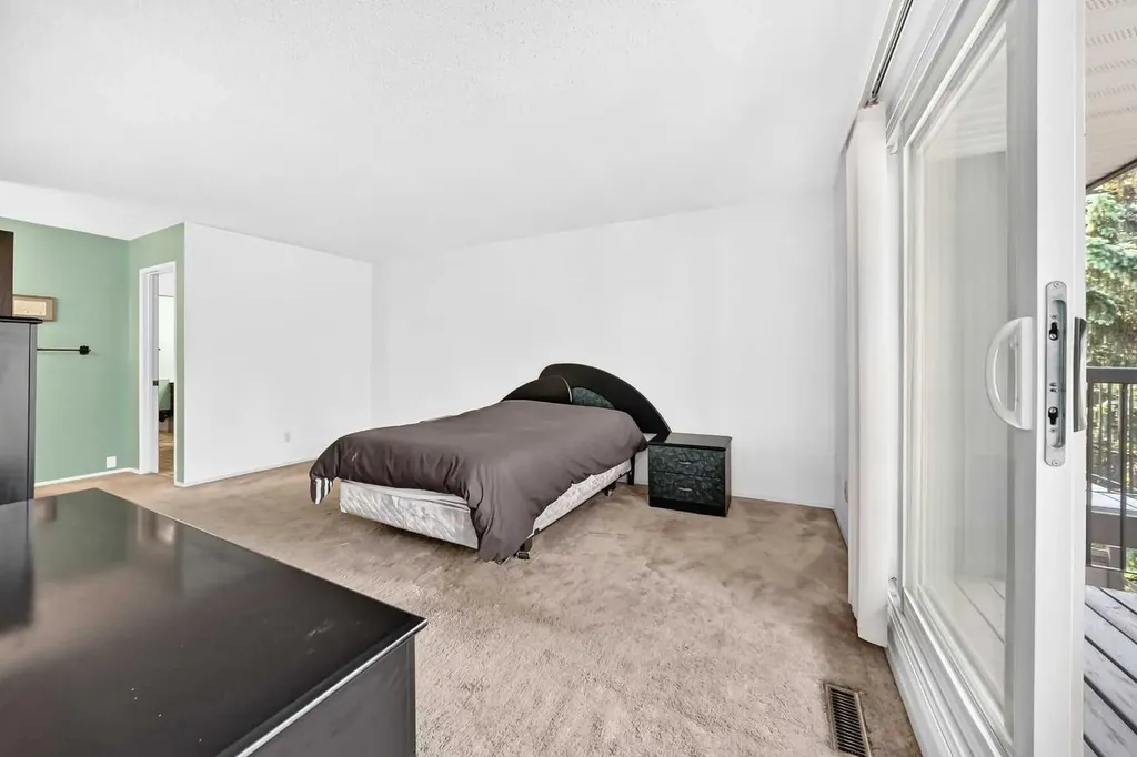 3240 66 Avenue SW Calgary AB T3E 6M5