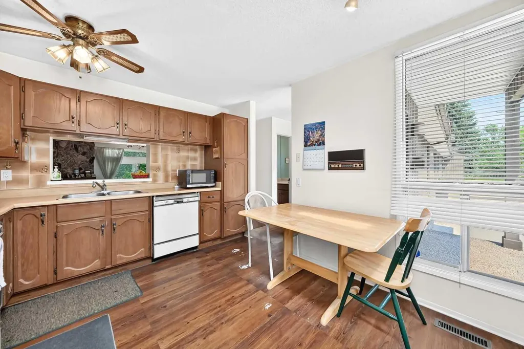 3240 66 Avenue SW Calgary AB T3E 6M5