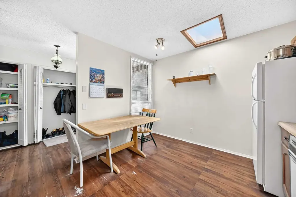 3240 66 Avenue SW Calgary AB T3E 6M5