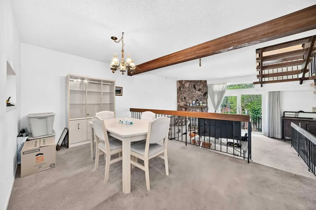 3240 66 Avenue SW Calgary AB T3E 6M5