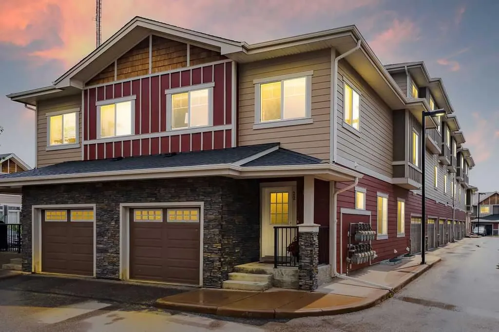 22 West Coach Manor SW Calgary AB T3H 1R7