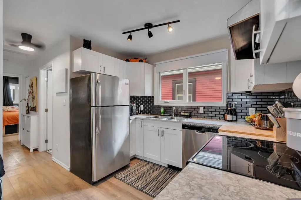6224 18a Street SE Calgary AB T2C0N1