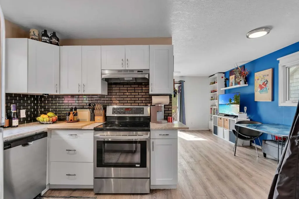 6224 18a Street SE Calgary AB T2C0N1
