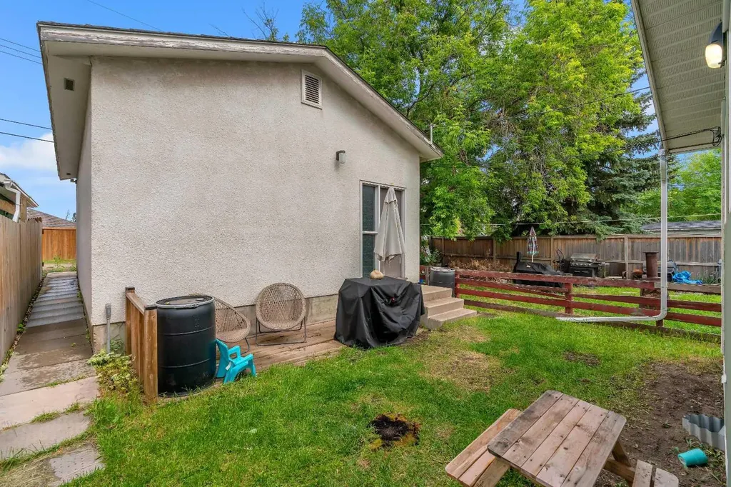6224 18a Street SE Calgary AB T2C0N1