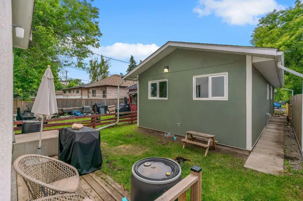 6224 18a Street SE Calgary AB T2C0N1