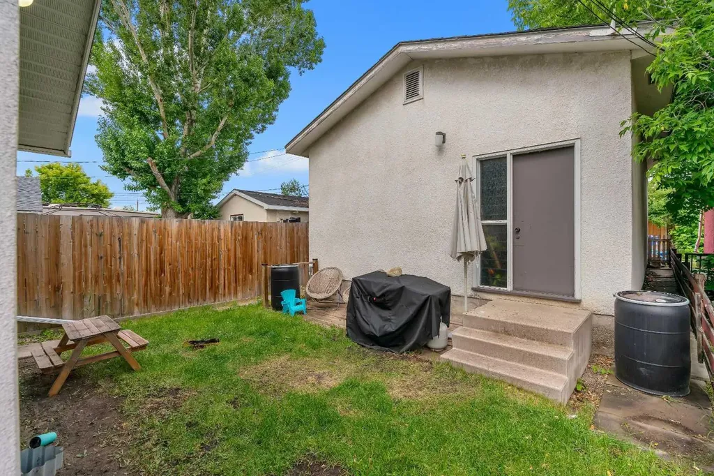 6224 18a Street SE Calgary AB T2C0N1