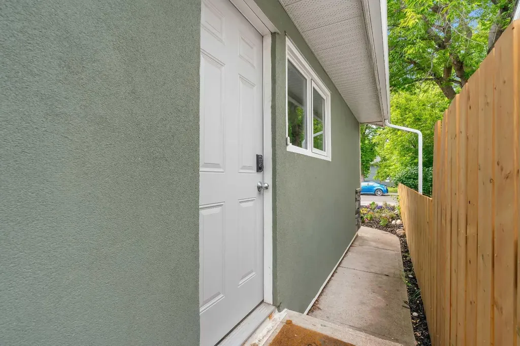 6224 18a Street SE Calgary AB T2C0N1