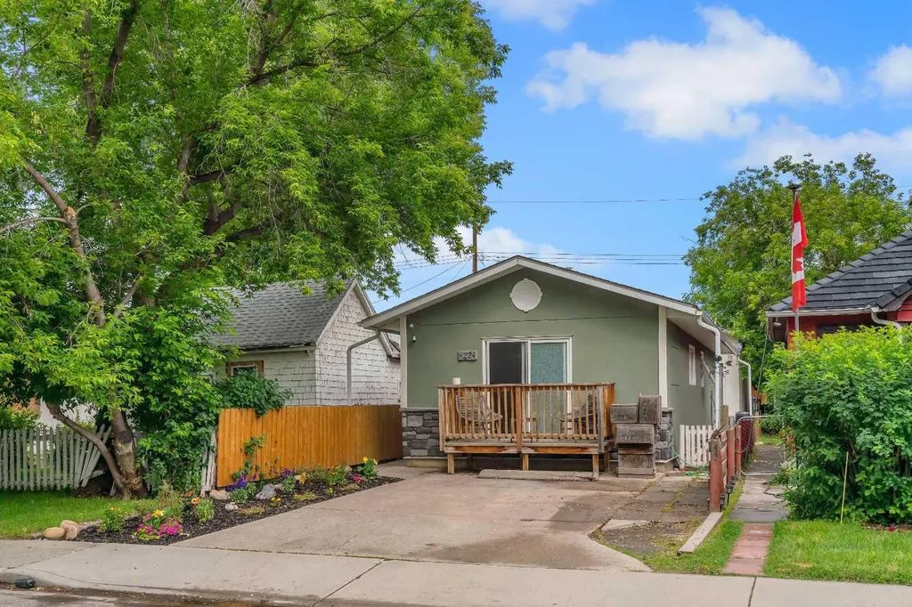 6224 18a Street SE Calgary AB T2C0N1