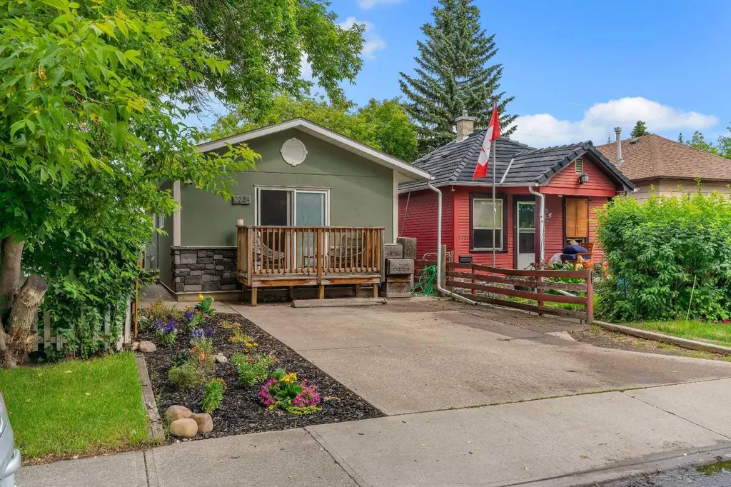 6224 18a Street SE Calgary AB T2C0N1