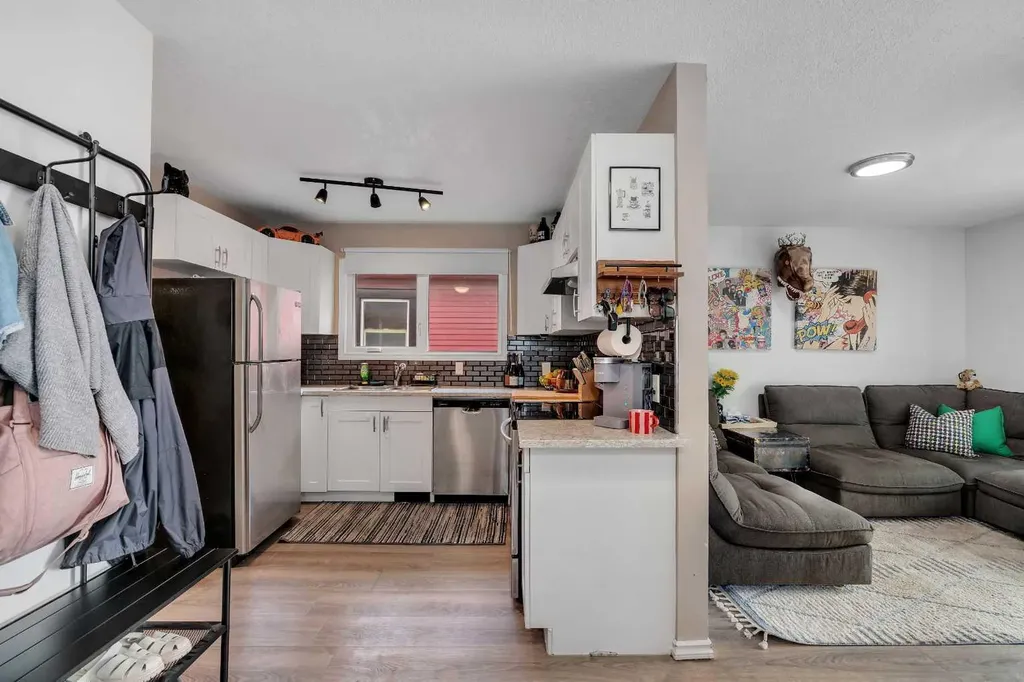 6224 18a Street SE Calgary AB T2C0N1