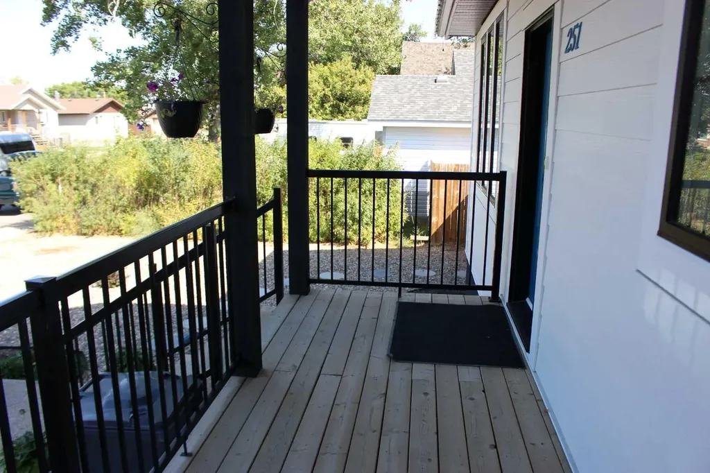 251 Crescent Avenue Picture Butte AB T0K 1V0
