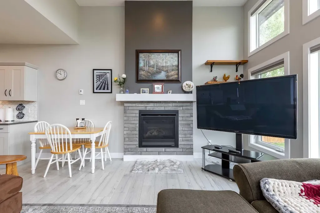 107 Westgate Drive Coaldale AB T1M 0E1