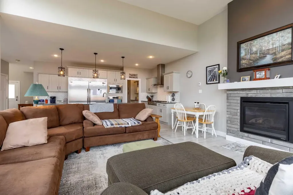 107 Westgate Drive Coaldale AB T1M 0E1
