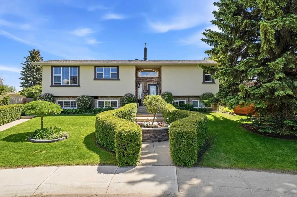 60 Brown Close Red Deer AB T4R 1K4