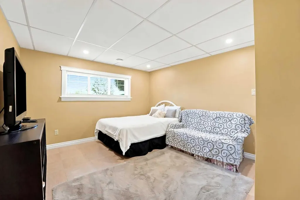 60 Brown Close Red Deer AB T4R 1K4