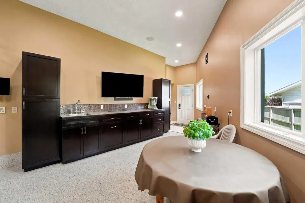 60 Brown Close Red Deer AB T4R 1K4
