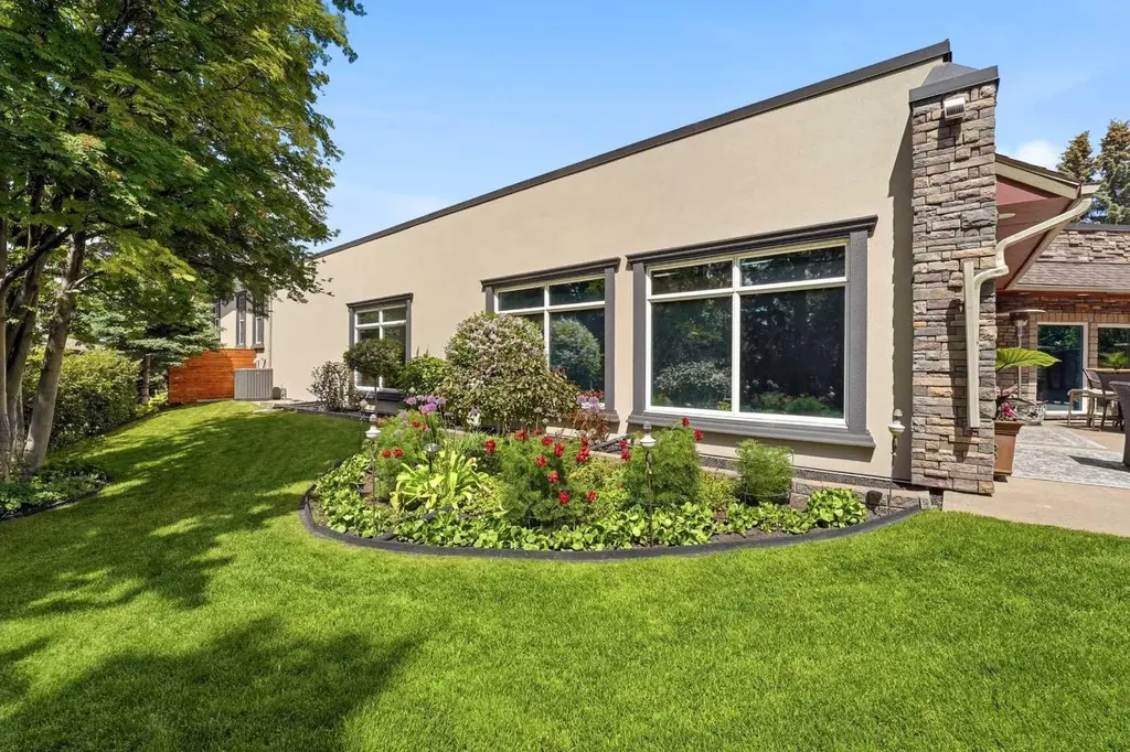 60 Brown Close Red Deer AB T4R 1K4