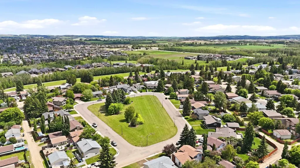 60 Brown Close Red Deer AB T4R 1K4
