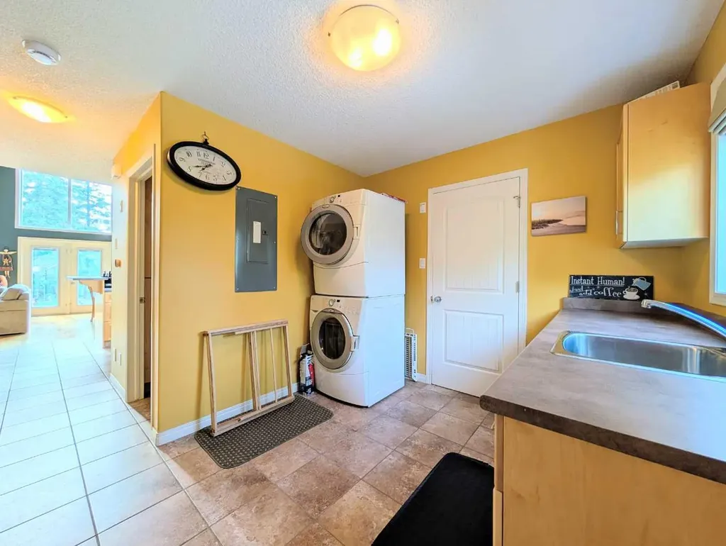 85 Pine Drive Marten Beach AB T0G2A0