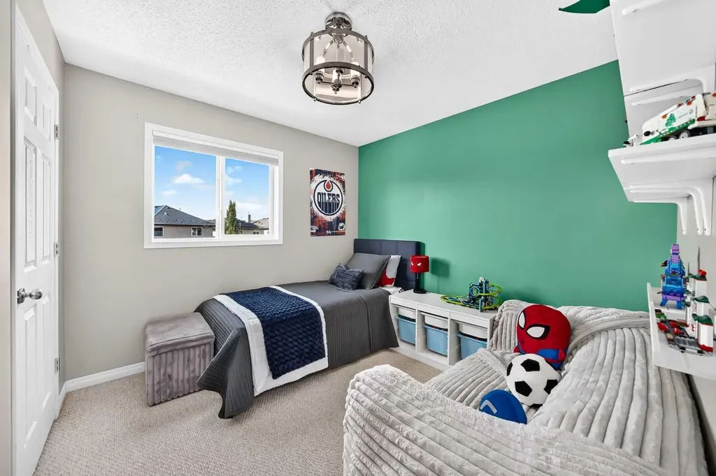 36 New Brighton Link SE Calgary AB T2Z 4J5