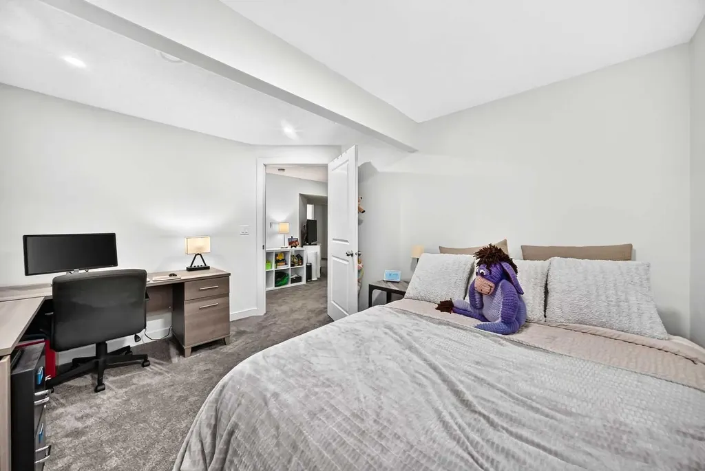 36 New Brighton Link SE Calgary AB T2Z 4J5