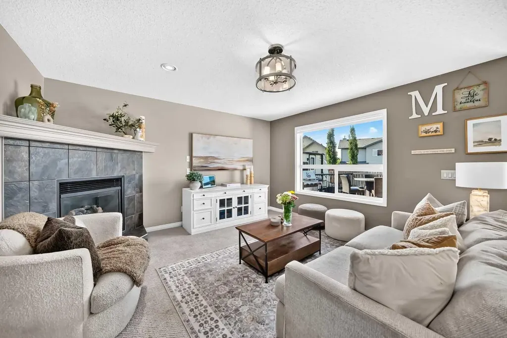 36 New Brighton Link SE Calgary AB T2Z 4J5