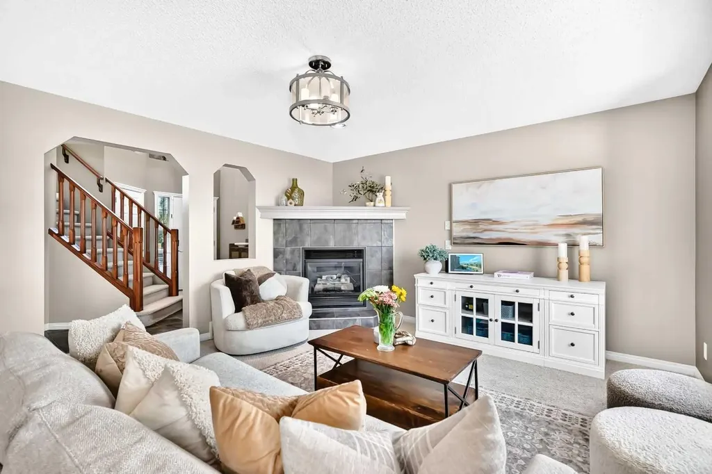 36 New Brighton Link SE Calgary AB T2Z 4J5