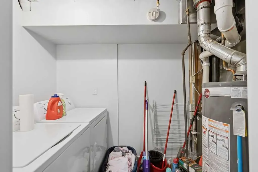 2812 19 Street NW Calgary AB T2M 3V8