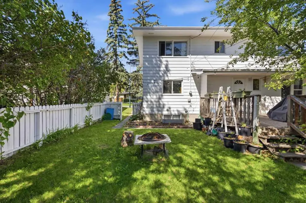 2812 19 Street NW Calgary AB T2M 3V8
