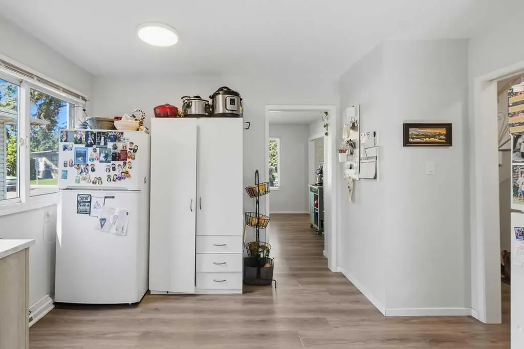 2812 19 Street NW Calgary AB T2M 3V8