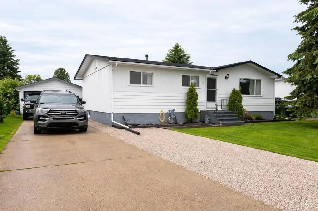 25 Centennial Crescent Swan Hills AB T0G2C0