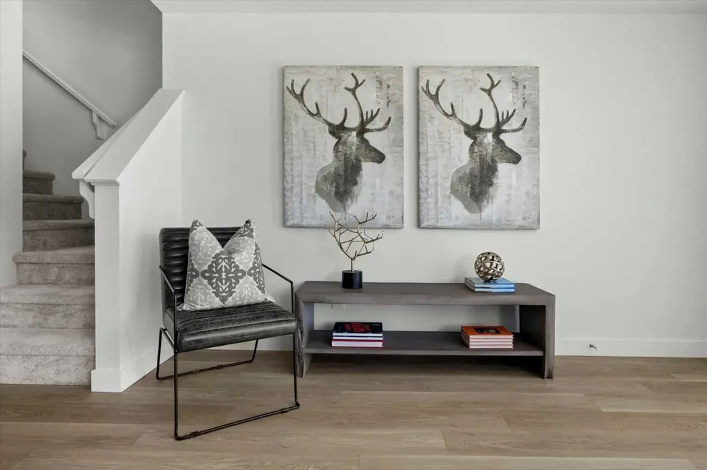 8562 19 Avenue SE Calgary AB T2A 0M8