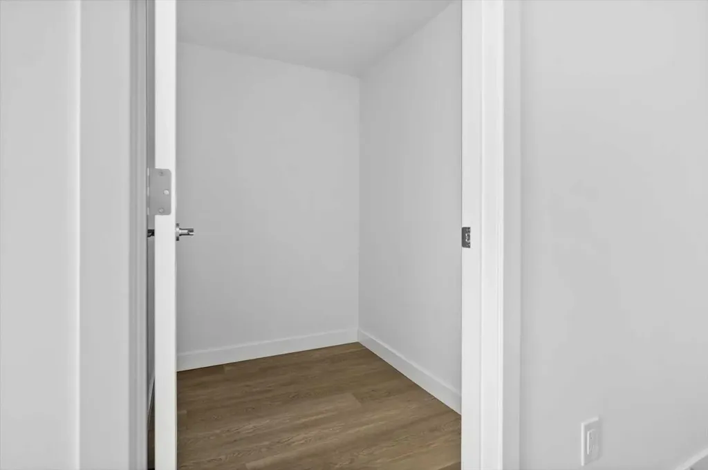 8562 19 Avenue SE Calgary AB T2A 0M8