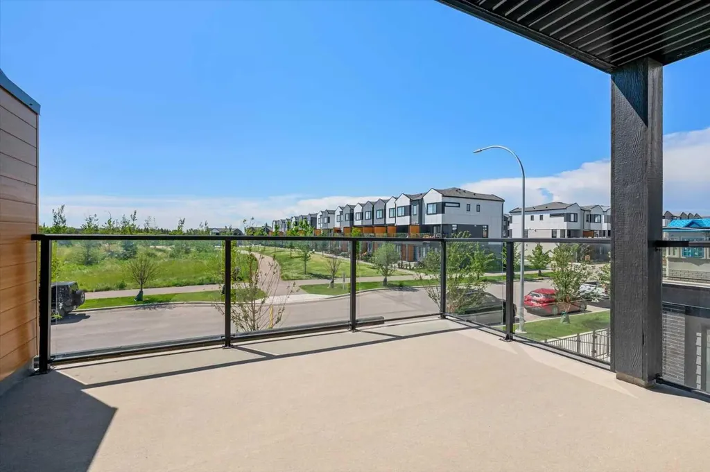 8562 19 Avenue SE Calgary AB T2A 0M8