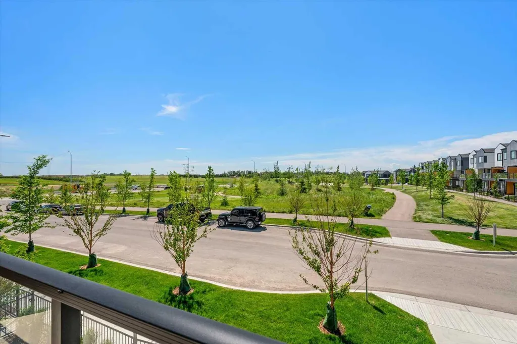 8562 19 Avenue SE Calgary AB T2A 0M8