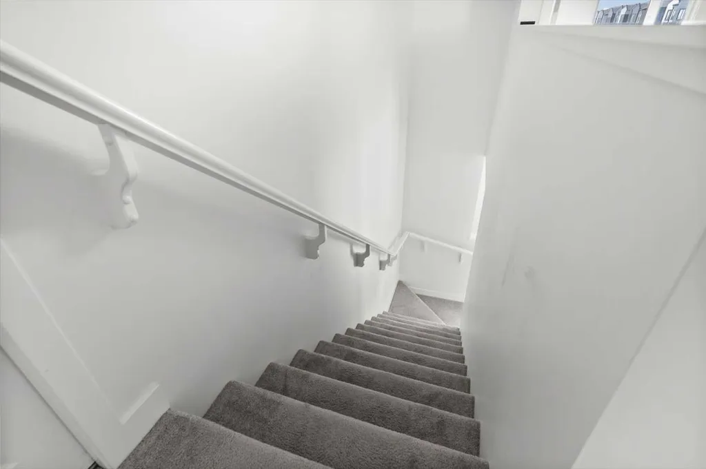 8562 19 Avenue SE Calgary AB T2A 0M8