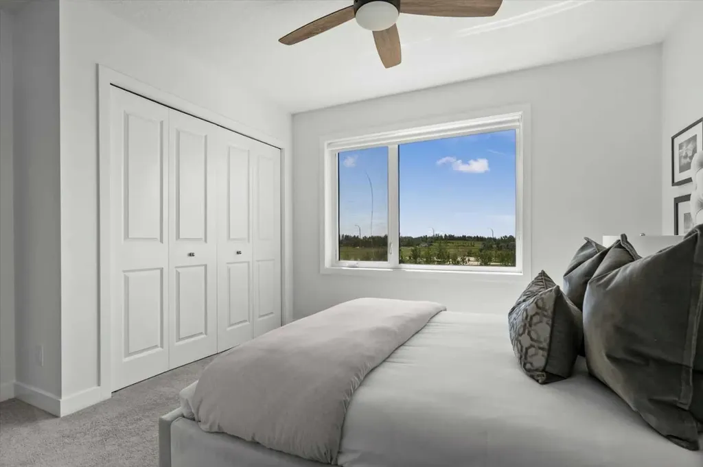 8562 19 Avenue SE Calgary AB T2A 0M8