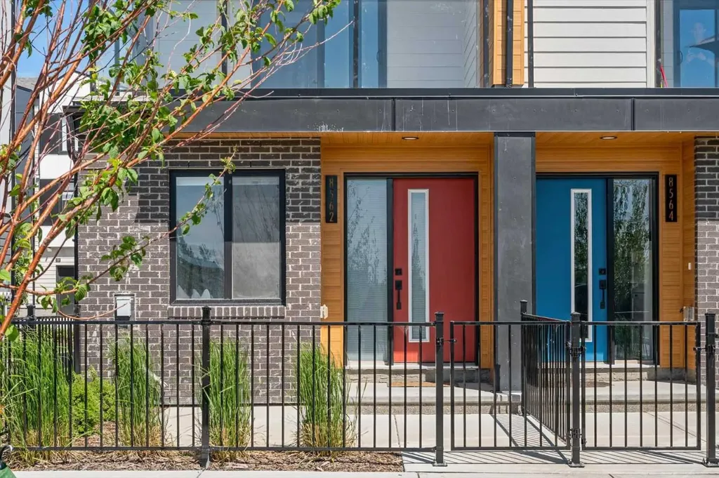 8562 19 Avenue SE Calgary AB T2A 0M8