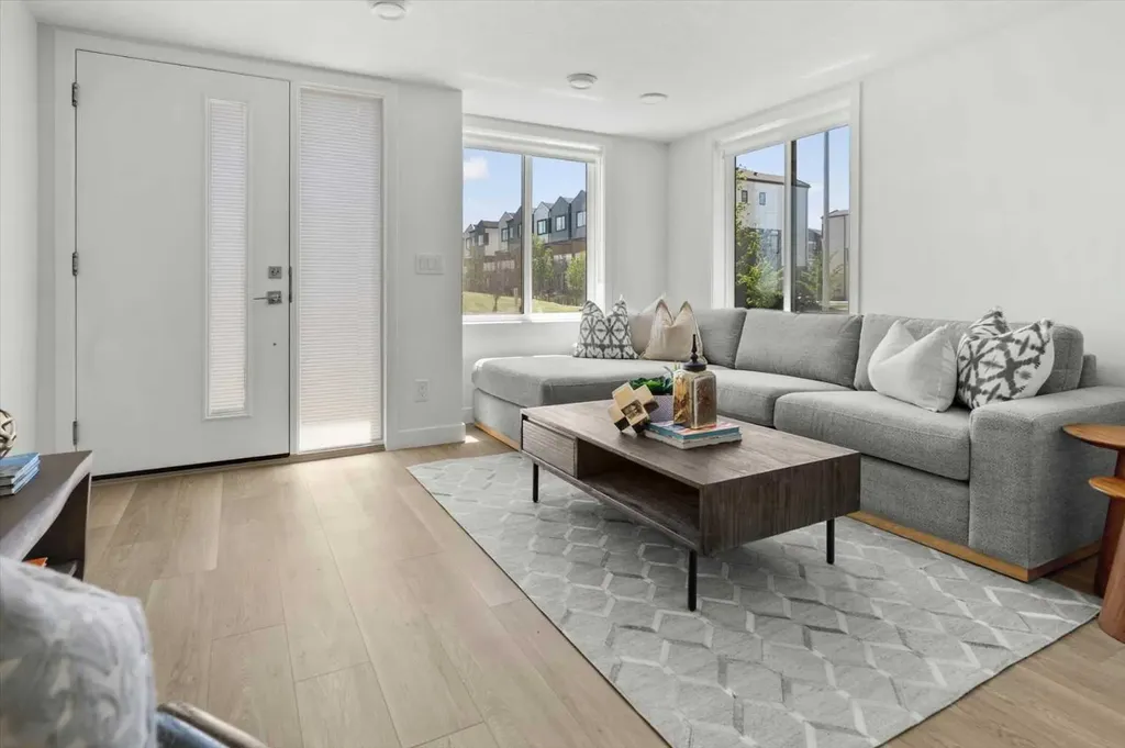 8562 19 Avenue SE Calgary AB T2A 0M8