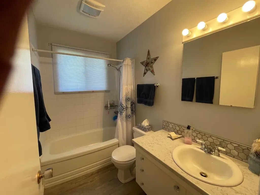 358 48 Avenue W Claresholm AB T0L 0T0