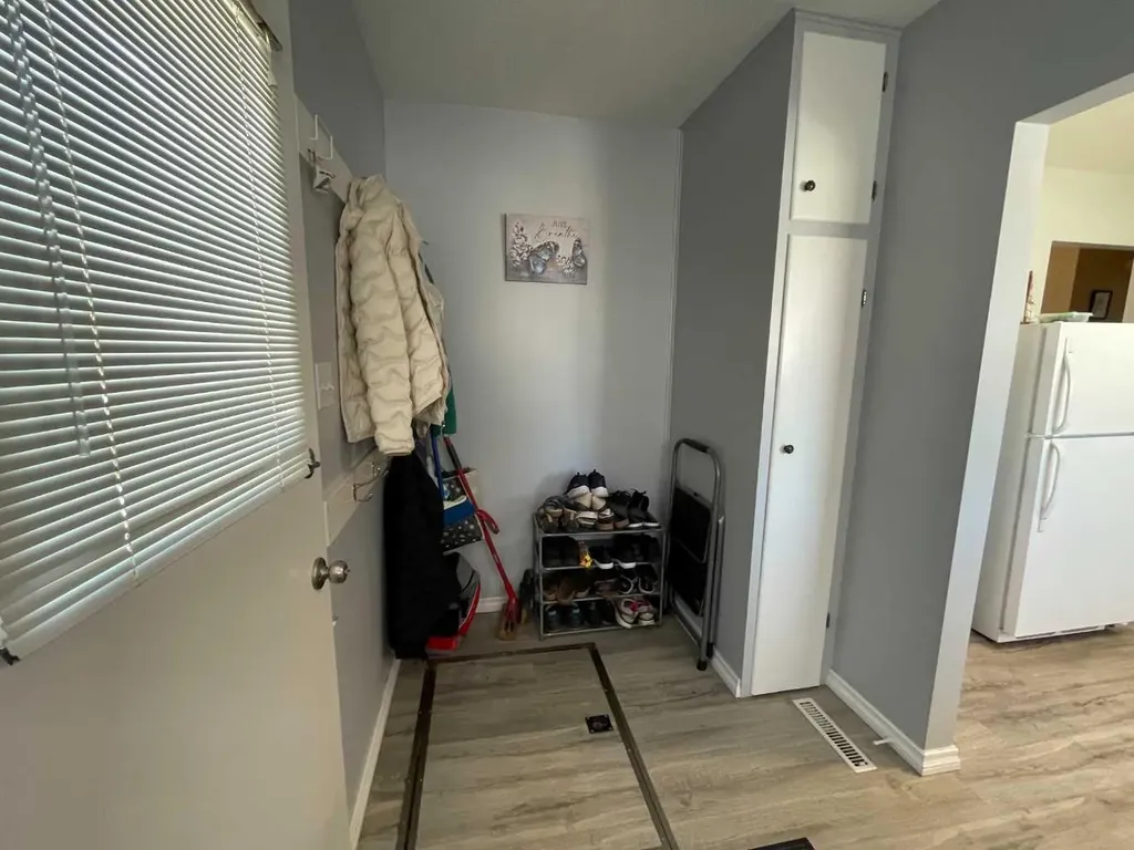 358 48 Avenue W Claresholm AB T0L 0T0
