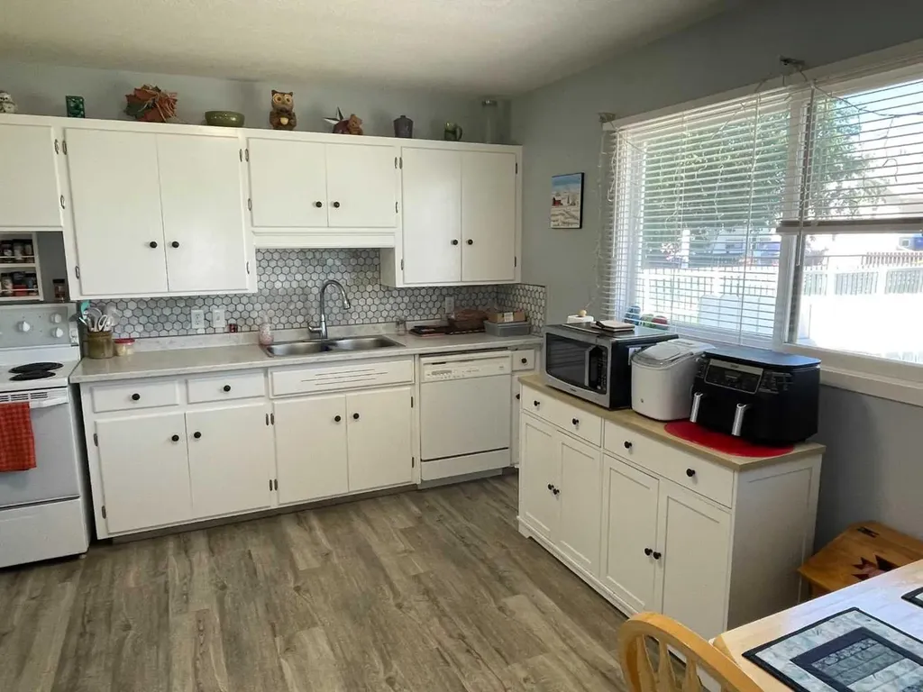 358 48 Avenue W Claresholm AB T0L 0T0